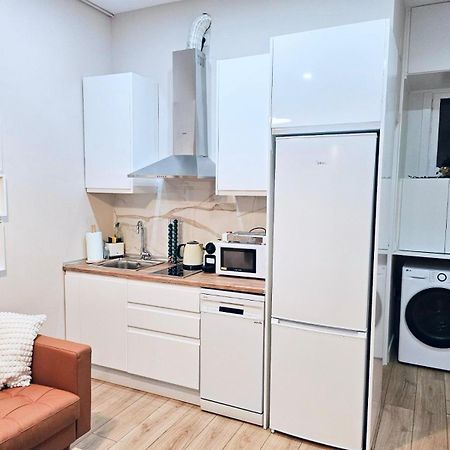 Acogedor Apartamento En Atocha By Bebalmy Madrid Buitenkant foto